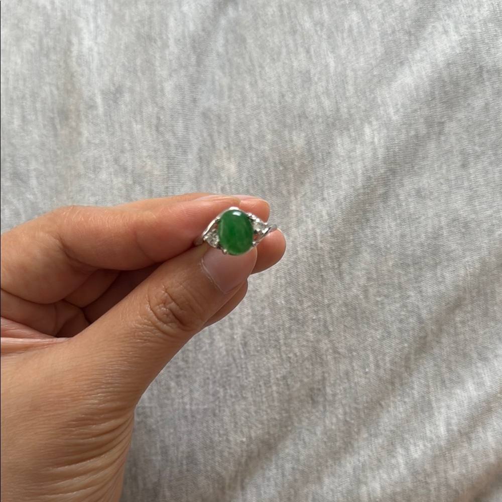 Elegant Green Stone Silver Ring